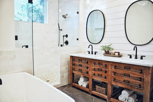 7 Kreative Renovierungsideen für Ihr Badezimmer: Fliesen und Verlegung im Fokus